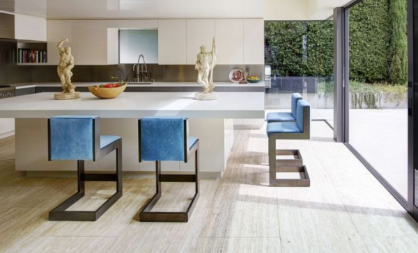 Dapur mewah dan elegan dengan desain minimalis